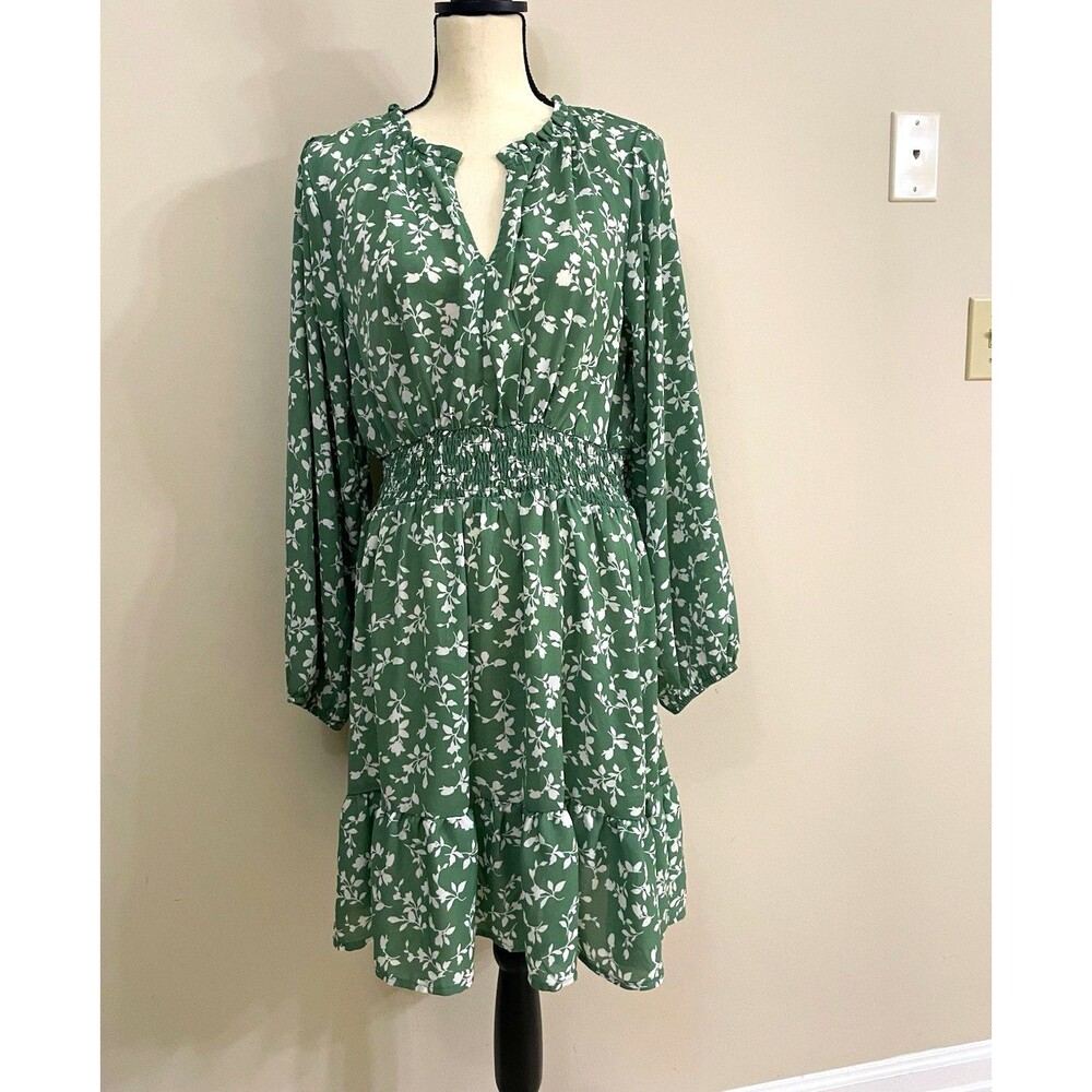 Steve Madden Green/White Floral Smocked Ruffle V-Neck Short Dress Size L